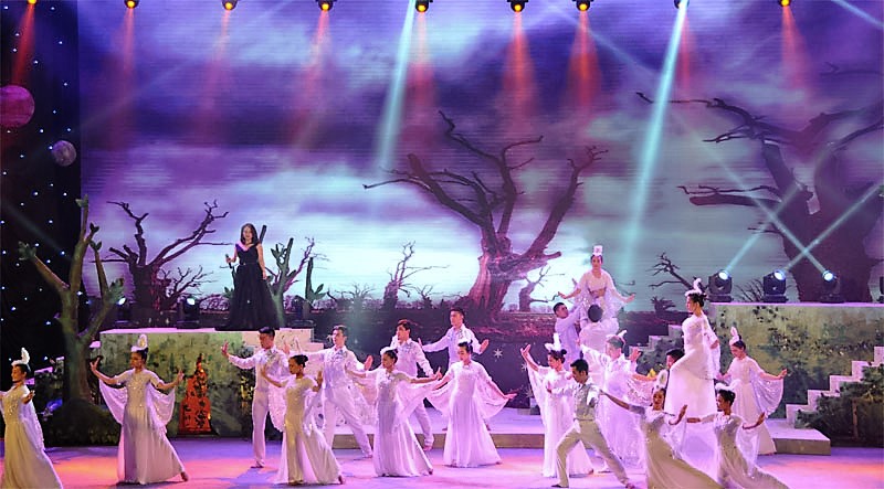 Phát[-]động[-]Tháng[-]hành[-]động[-]vì[-]môi[-]trường[-]năm[-]2016